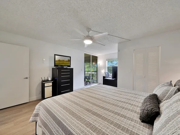 6865 Huntington Lane #202, Delray Beach, FL 33446