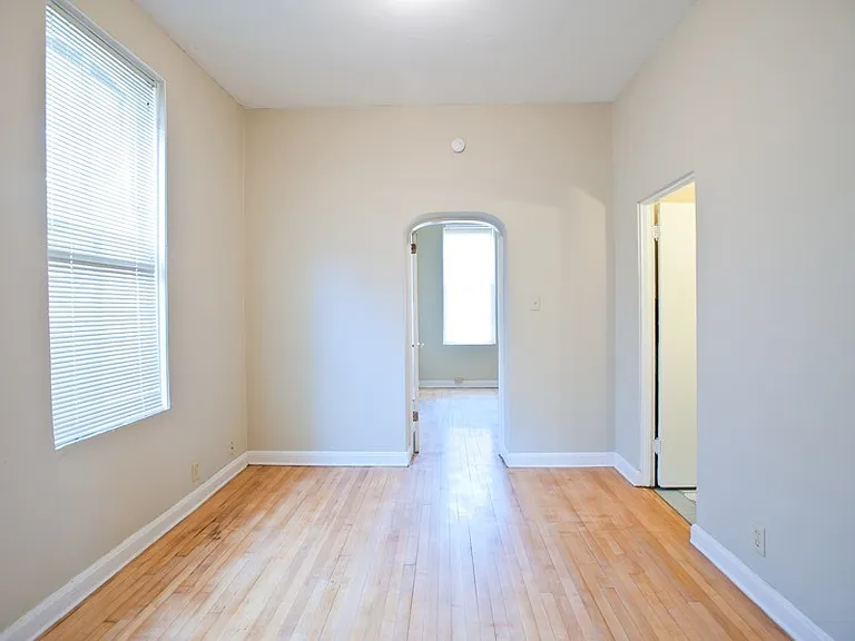 1 Bd/1ba W Heat Near Brady Half Off First Month — Photo 10
