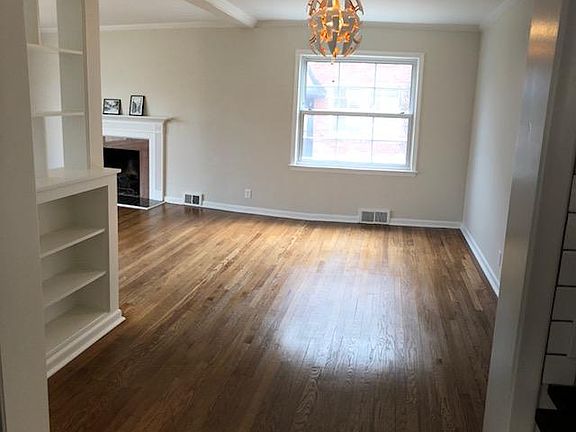 Dining Room with build in bookshelf..Recipe books?