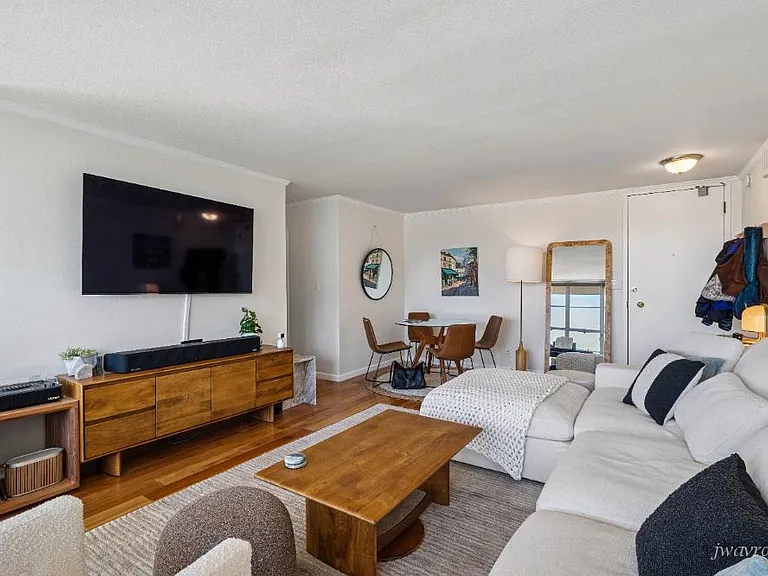 2040 Franklin St #1107 — Photo 3