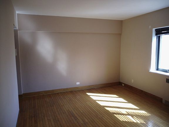 2nd image of 5040 N Marine Dr APT C6