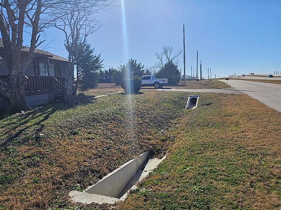 4th image of 13022 State Highway 121