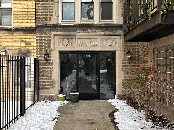 2nd image of 4839 N Ashland Ave APT 1W