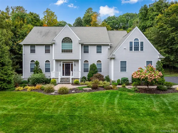 56 Londonderry Lane, Somers, NY 10589