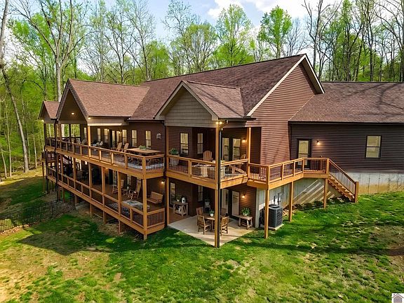 2nd image of 726 Breckinridge Point