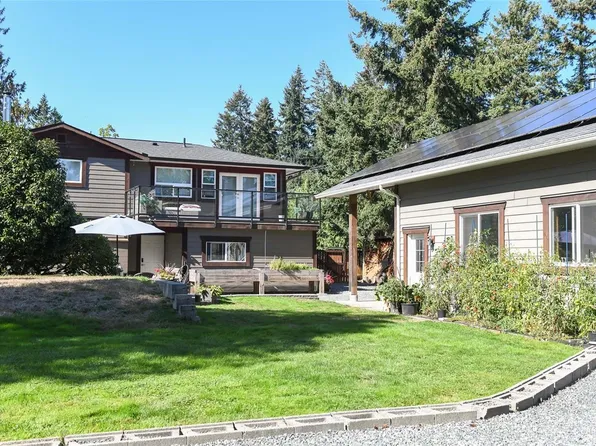 1530 Grayling Dr, Comox Valley, BC V9M 3Z7