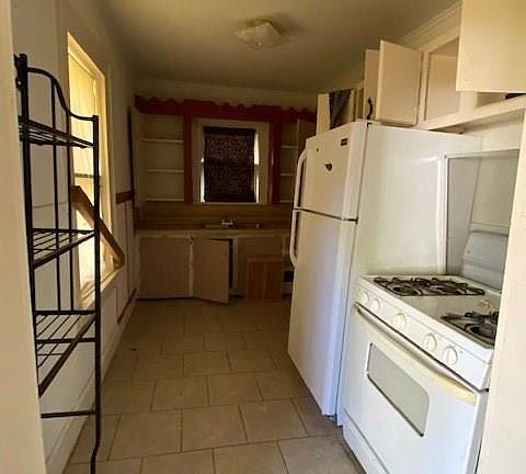 3rd image of 703 N Birmingham Ave