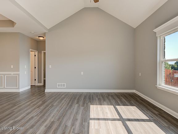 4th image of 90 Berkshire Ave
