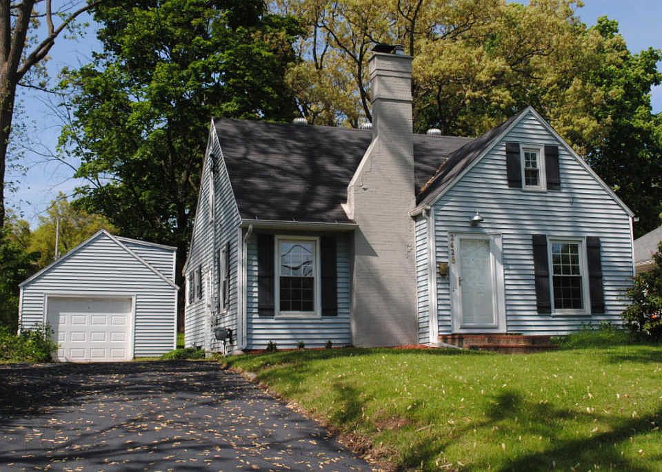 1st image of 2428 Lorraine Ave