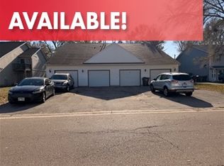 1011 Minns Dr APT 1, Machesney Park, IL 61115
