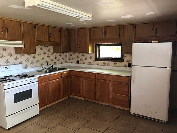 Kitchen - new base cabinets 