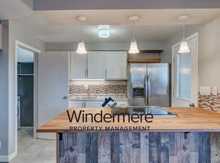800 SW Harrier Cir APT 2, Oak Harbor, WA 98277