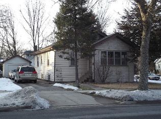 216 N Elmwood Dr, Aurora, IL 60506