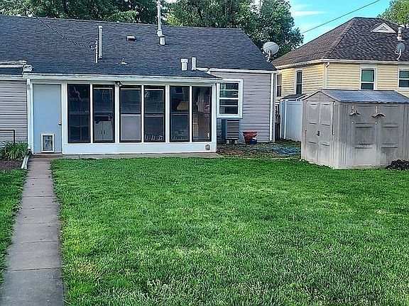 4th image of 1003 W B St