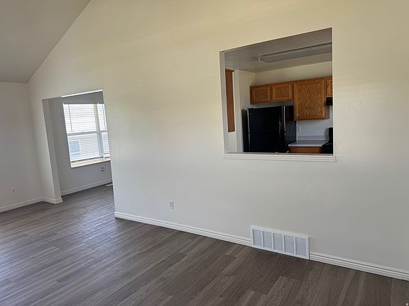 4th image of 327 N 270 W
