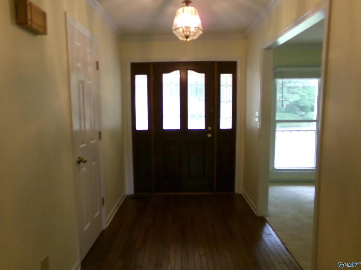 3 bed, 3.0 bath, 2488 sqft, $1,895 — Photo 2