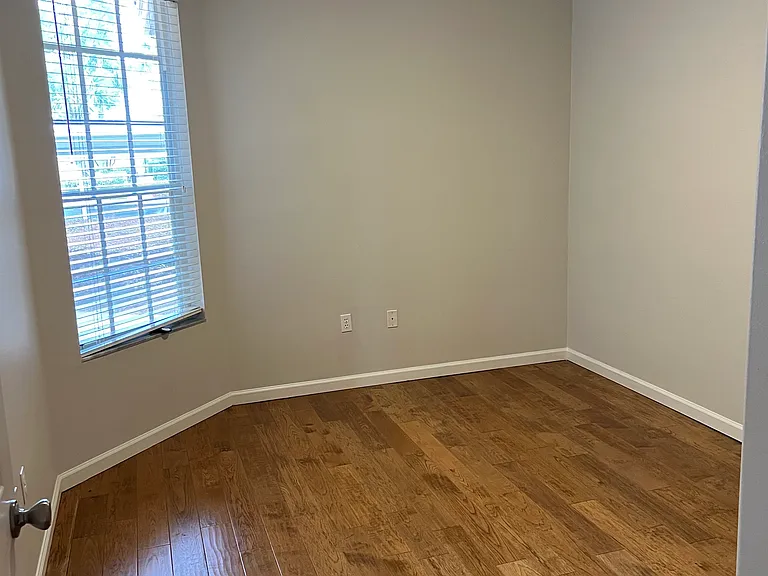407 Enclave Pl — Photo 8