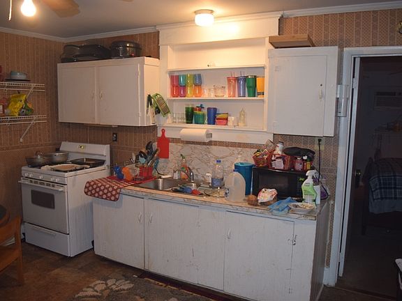 4th image of 422 E Burton St #1-2-3