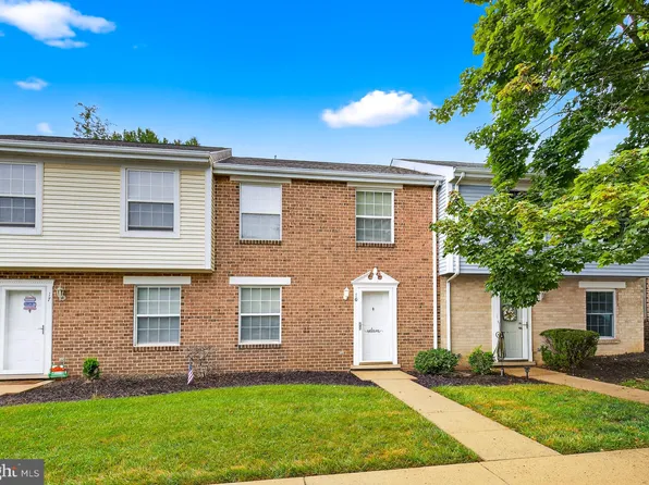 16 Williamstown Cir, York, PA 17404