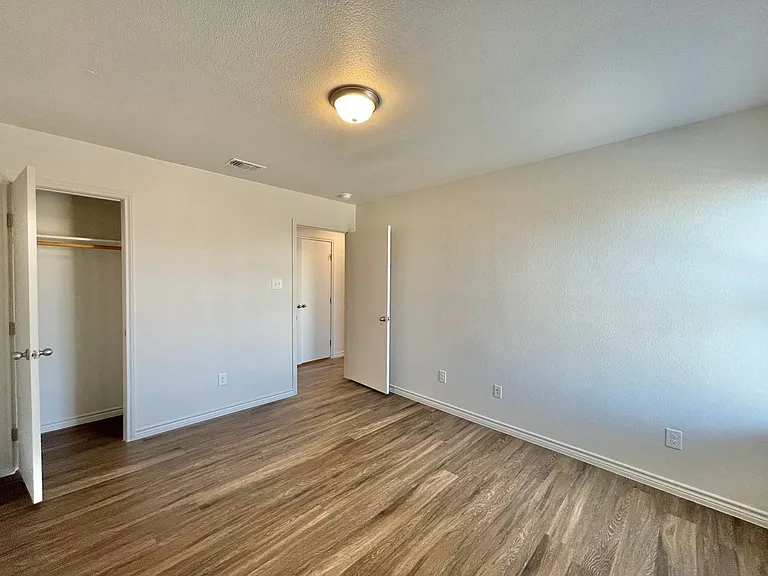 1802 Montell St — Photo 11