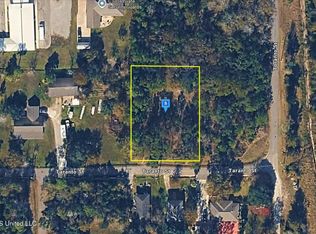 1110 Taranto St, Waveland, MS 39576