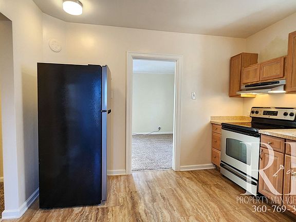 3rd image of 1540 N Callow Ave