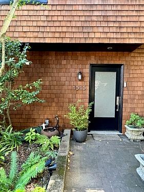 2nd image of 1515 Willard St