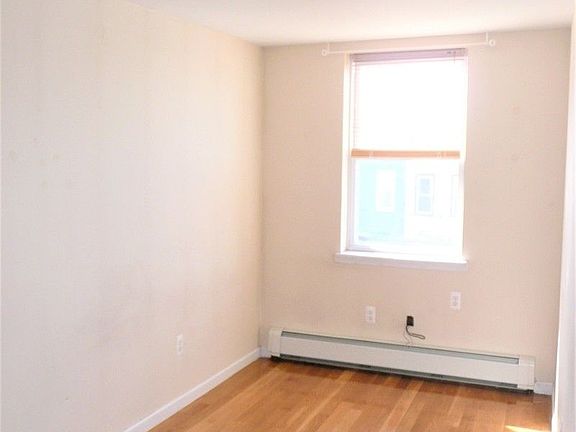 5th image of 266 18th St #3