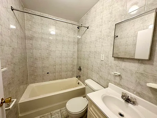 Rented by EXR | media 12