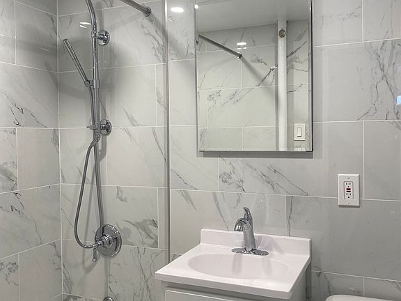 4th image of 222 E 75th St APT 6C