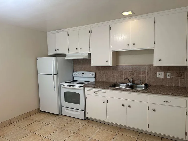 638 Kirkland Dr #4 — Photo 7