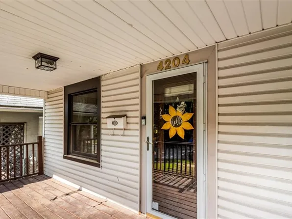 4204 Charlotte St, Kansas City, MO 64110