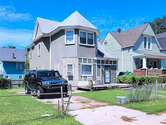 2nd image of 2648 Madison Ave