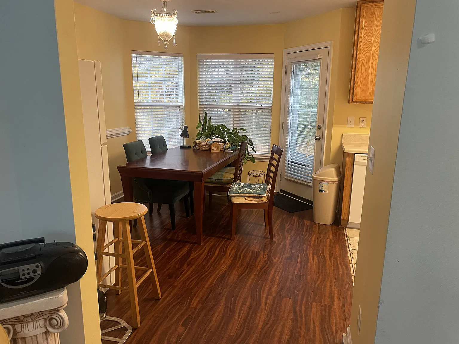 4 bed, 2.5 bath, 1602 sqft, $2,200 — Photo 3
