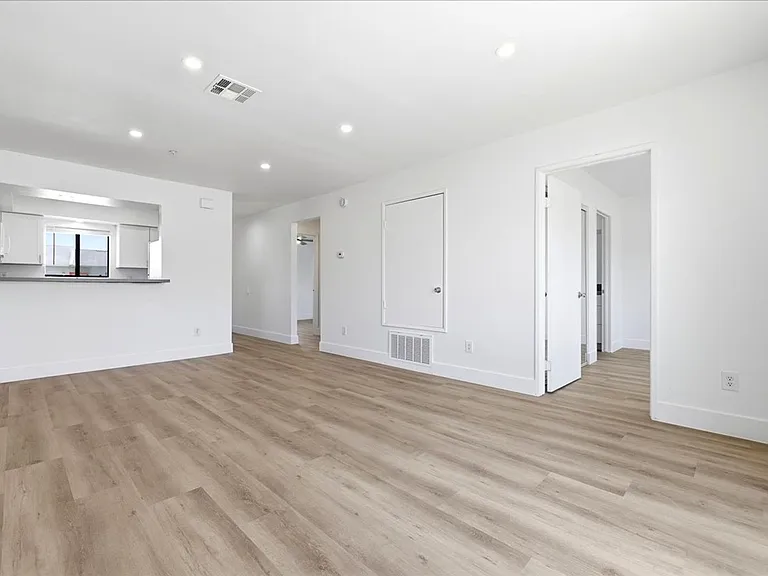 44441 San Rafael Avenue — Photo 19