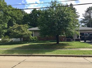 3926 Highland Dr, Mogadore, OH 44260