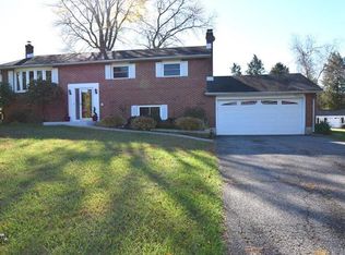 3756 Clover Dr, Center Valley, PA 18034
