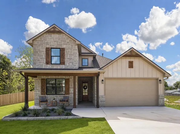 1033 S Masonic St, Bellville, TX 77418
