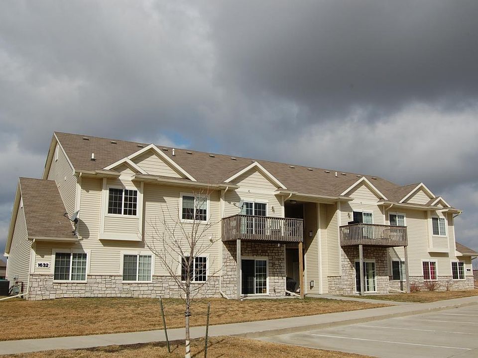 1st image of 1632 NW Prairie Lakes Dr #1