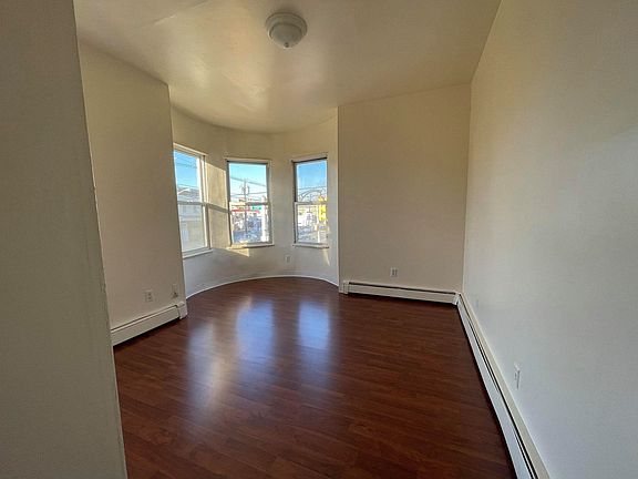 2nd image of 518-524 Kennedy Blvd #2E