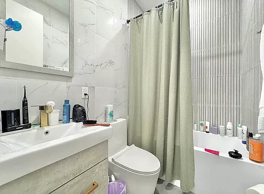 Bathroom, photo 1