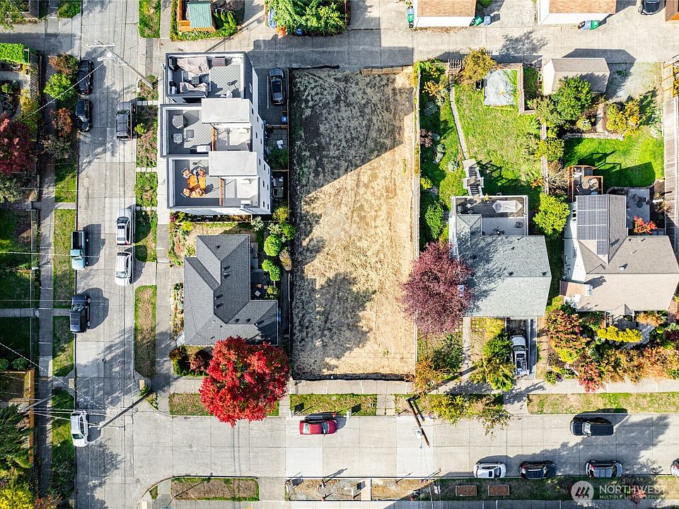 2nd image of 6539 44th Avenue SW