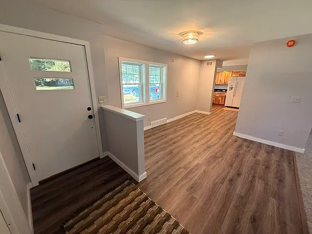 3 bed, 1.5 bath, 1536 sqft, $2,500 — Photo 3