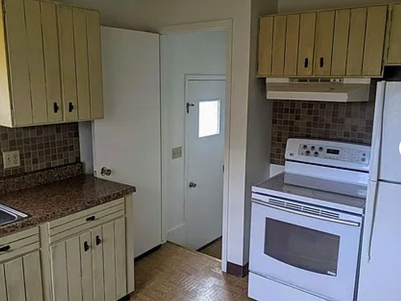 5th image of 4002 77th St #4002