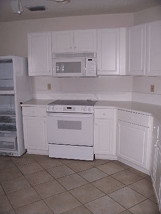 3rd image of 106 Bermuda Bay Cir