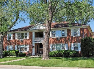 2050 Parkside Dr APT 1B, Park Ridge, IL 60068