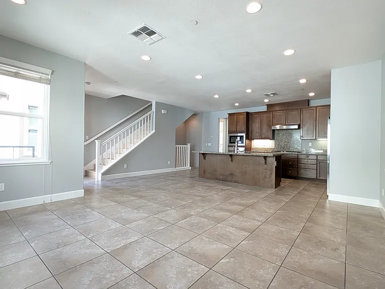 2111 Jubilee Dr — Photo 6