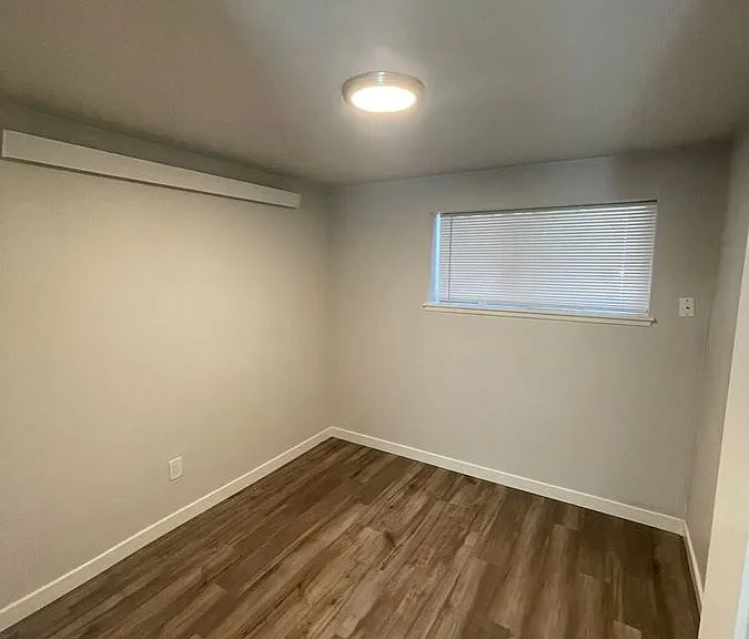 3912 Linden Ave N #6 — Photo 5
