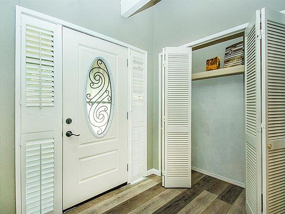 2nd image of 3537 Shorecrest Dr