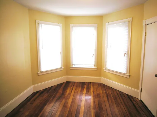 115.5 Bullard St #2W, New Bedford, MA 02746
